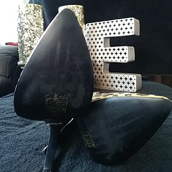 DEVIOUS cheetah print stilettos. SIZE 7. - Picture 3 of 6